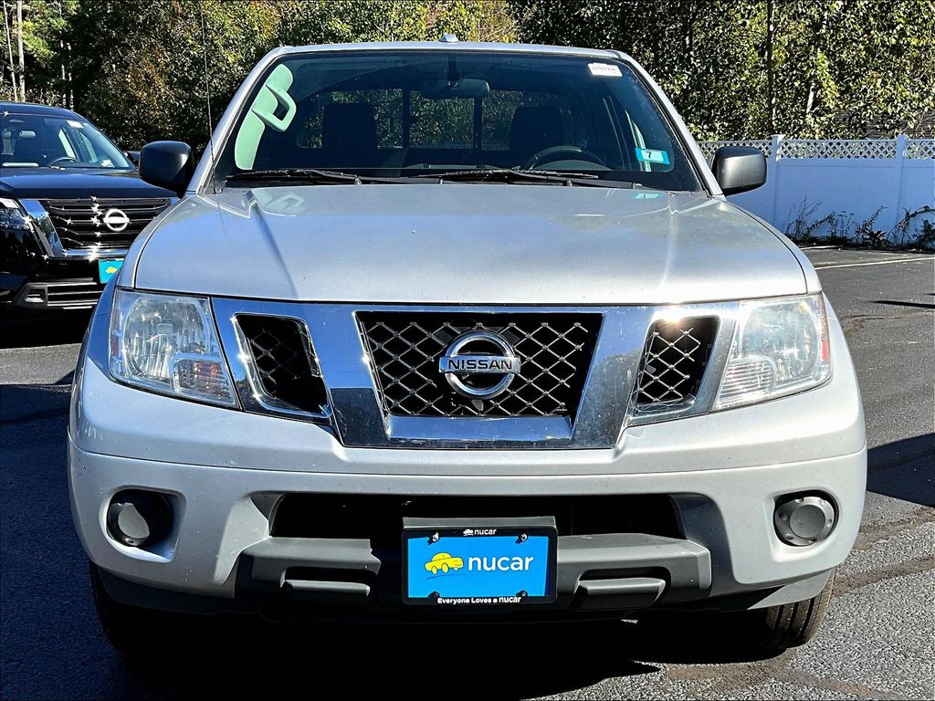 2017 Nissan Frontier SV photo 2