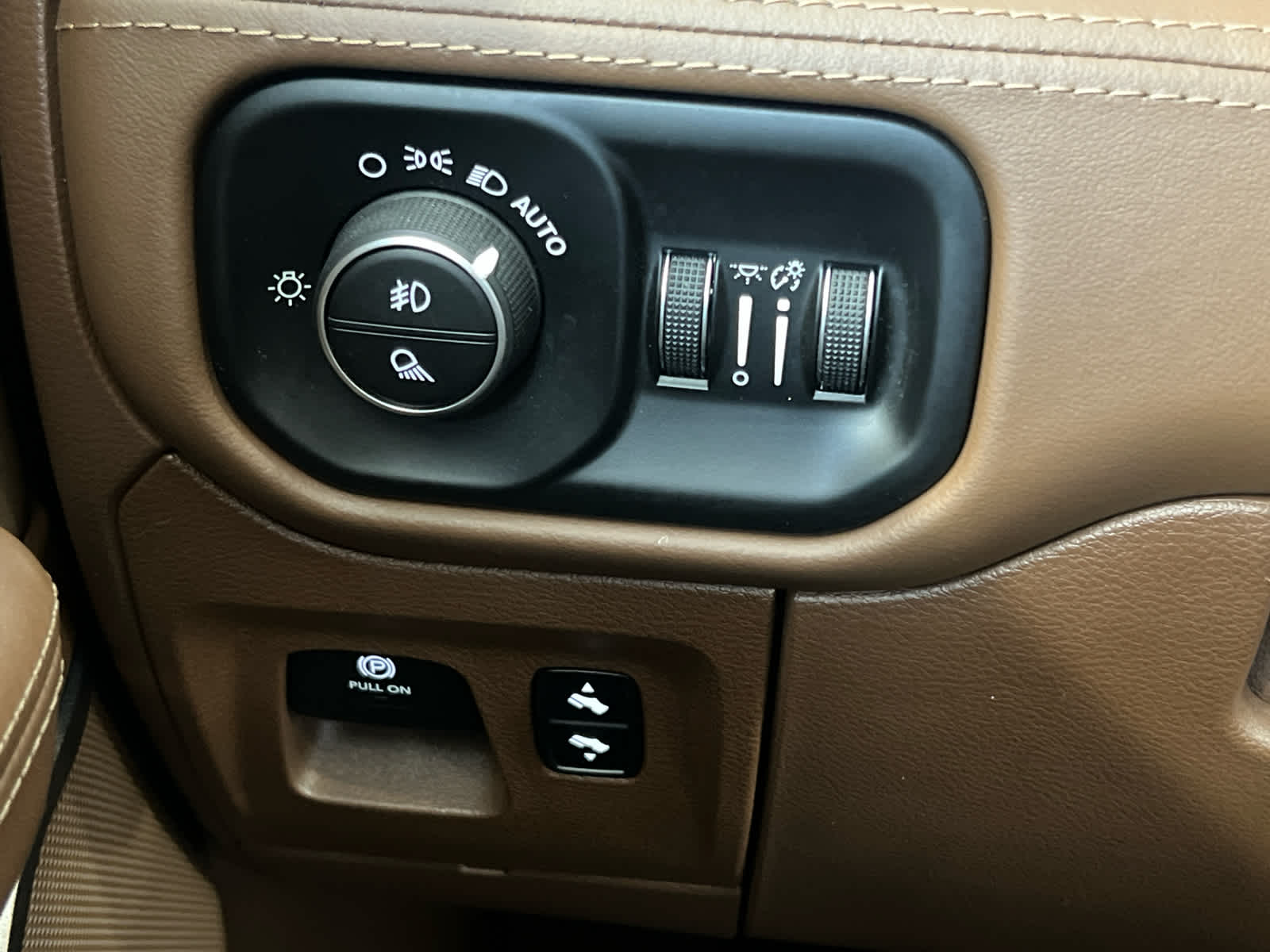 2020 Ram 1500 Longhorn photo 21