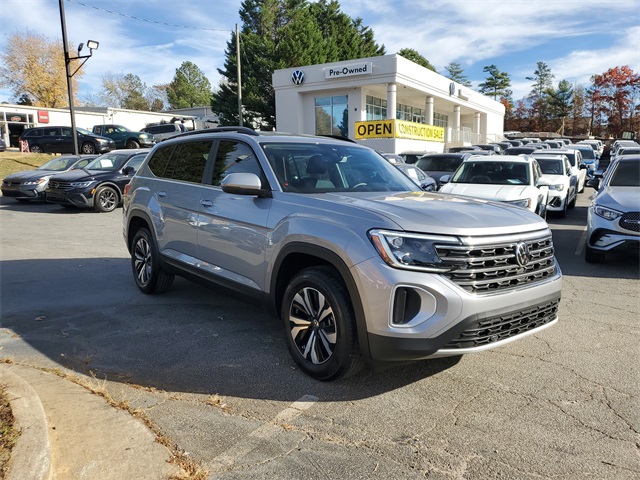 2024 Volkswagen Atlas SE photo 3
