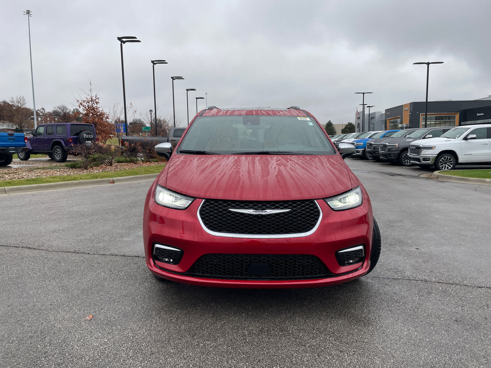 2026 Chrysler Pacifica Pinnacle photo 3