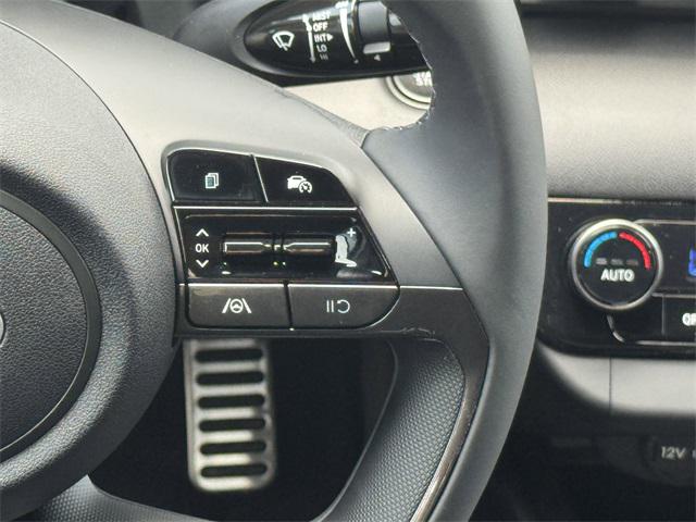 2025 Hyundai Elantra SEL Sport photo 21