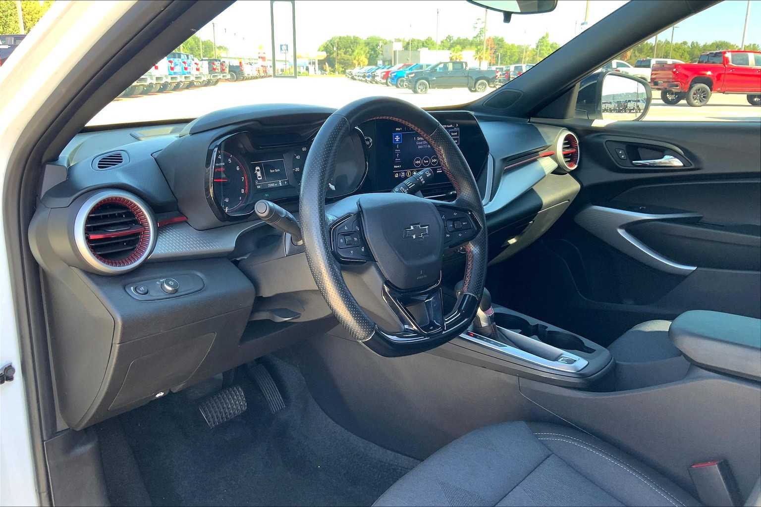 2024 Chevrolet Trax photo 16