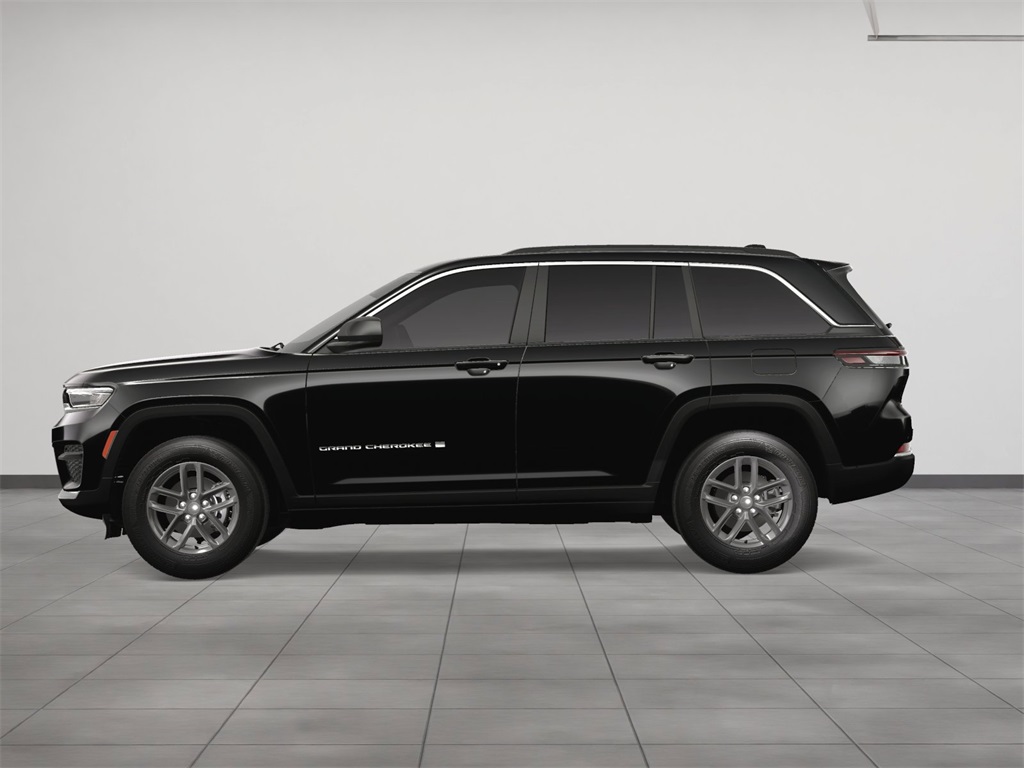 2025 Jeep Grand Cherokee Laredo X photo 3