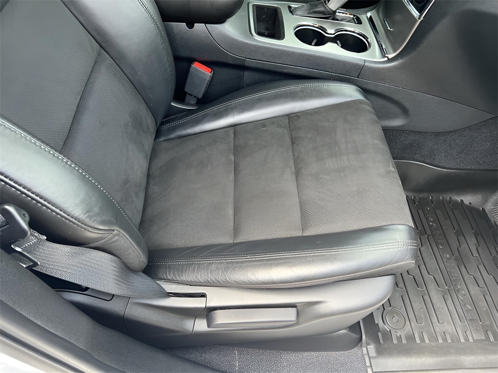 2020 Jeep Grand Cherokee Altitude photo 35