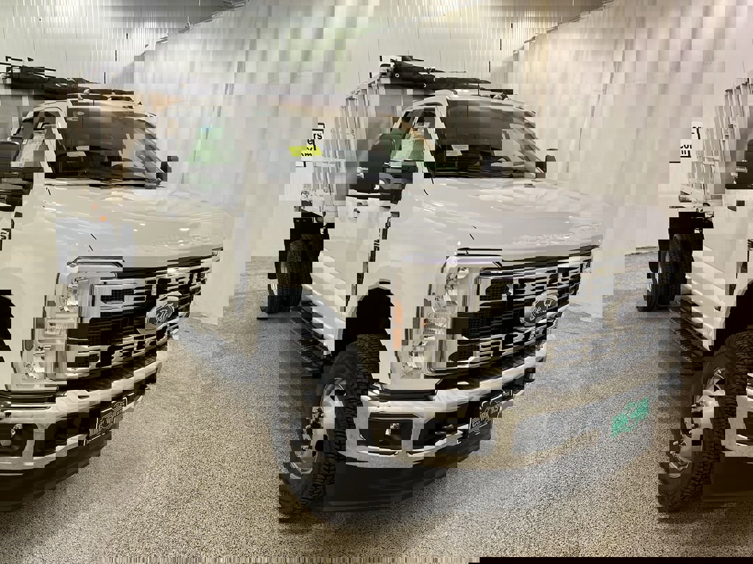 2025 Ford F-350 Super Duty Chassis Cab XL's photo