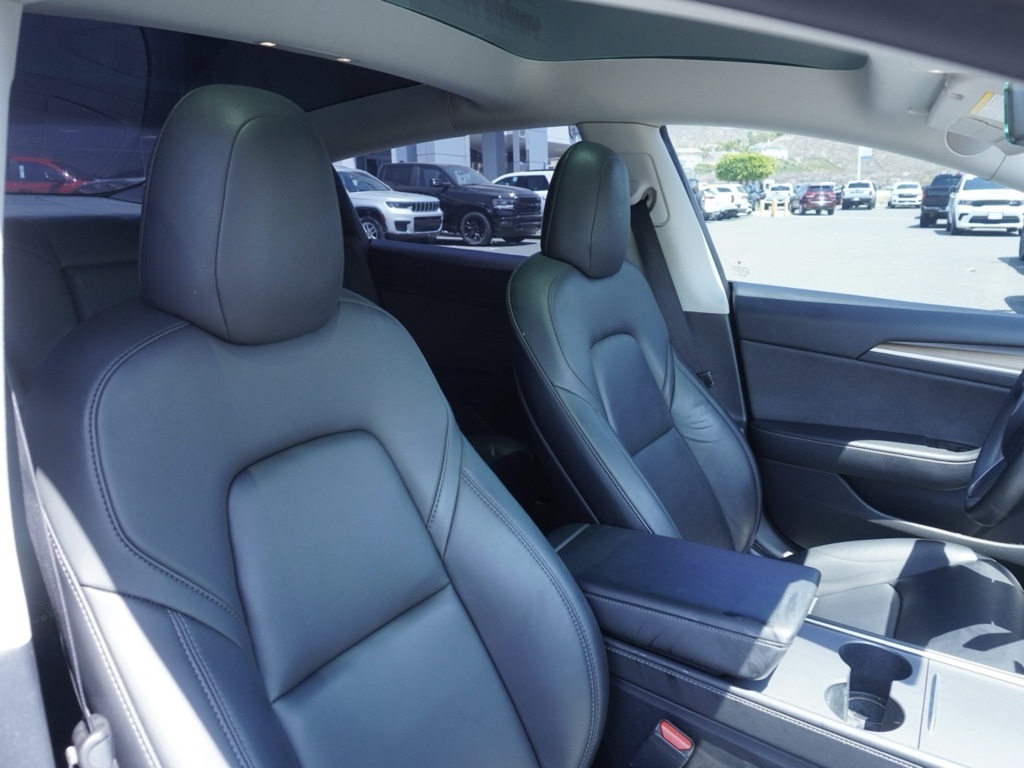 2022 Tesla Model 3 Long Range photo 17