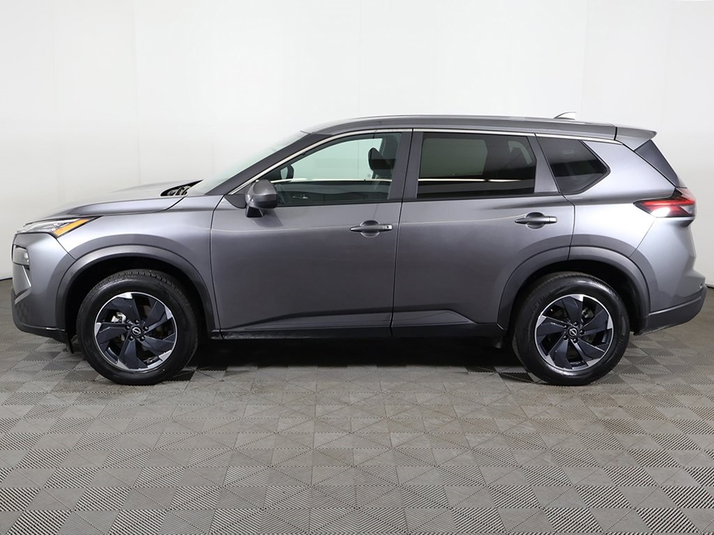 2024 Nissan Rogue SV photo 14