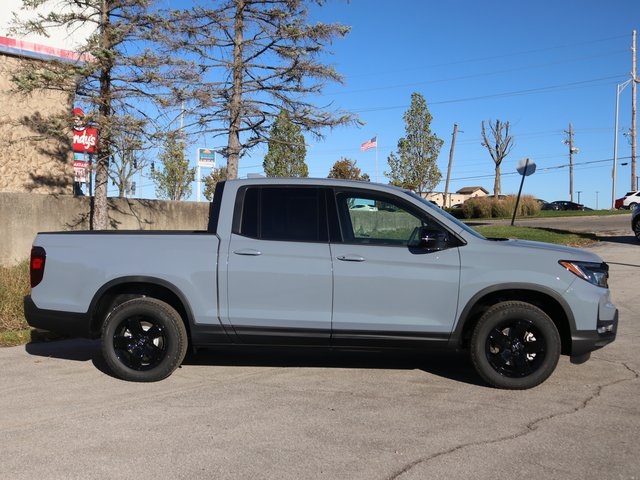 2026 Honda Ridgeline Black Edition photo 4