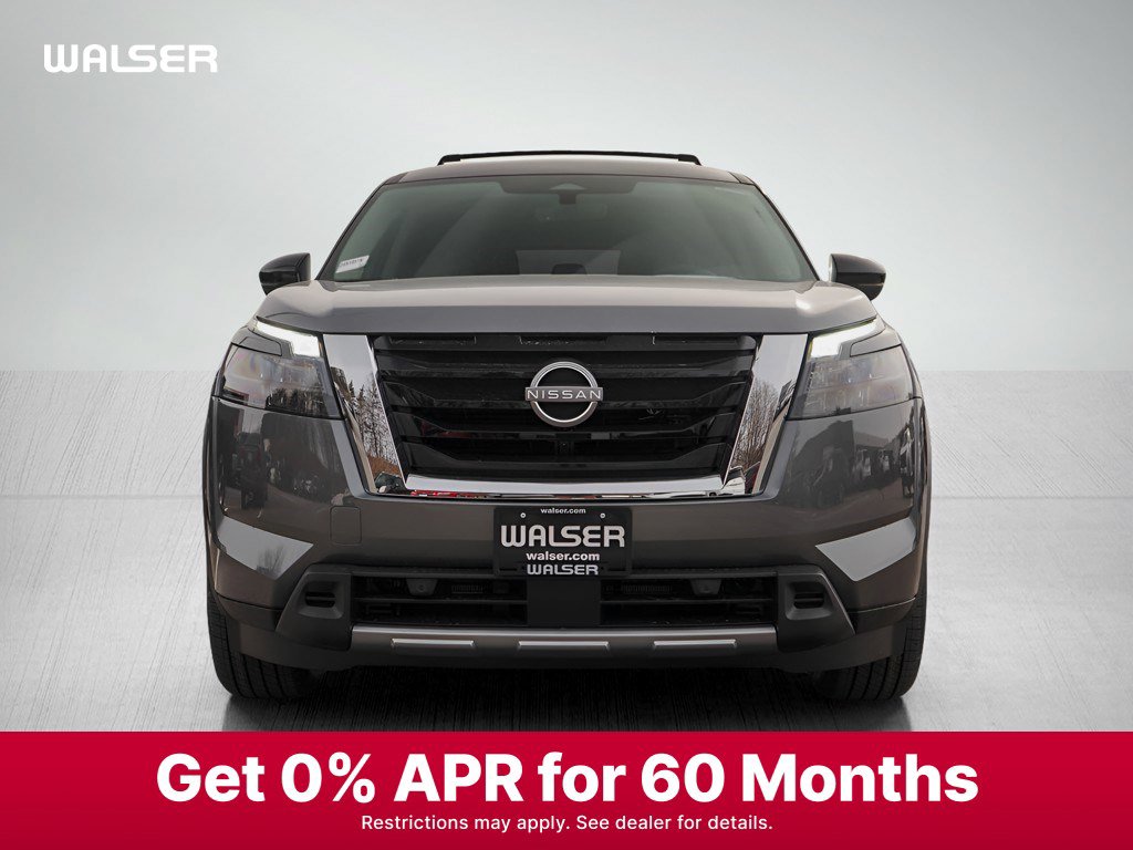 2025 Nissan Pathfinder Platinum photo 2