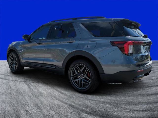 2025 Ford Explorer ST-Line photo 5