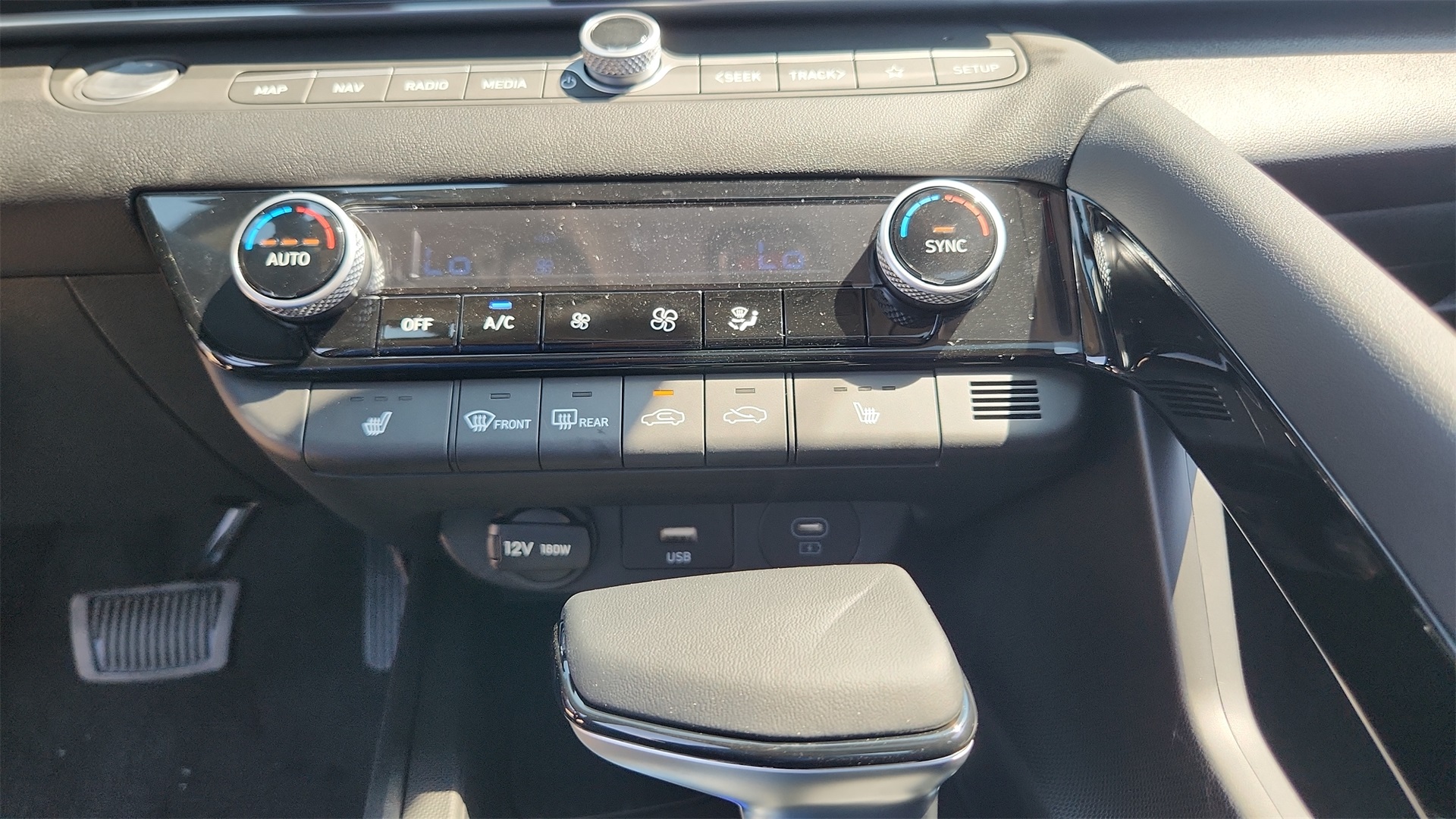 2025 Hyundai Elantra Limited photo 20