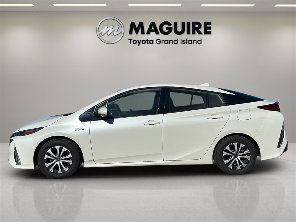 2020 Toyota Prius Prime LE photo 2