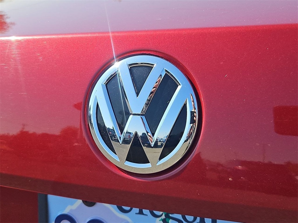 2019 Volkswagen Passat 2.0T Wolfsburg Edition photo 25