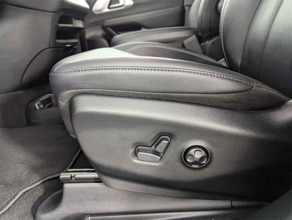 2024 Chrysler Pacifica Touring L photo 10