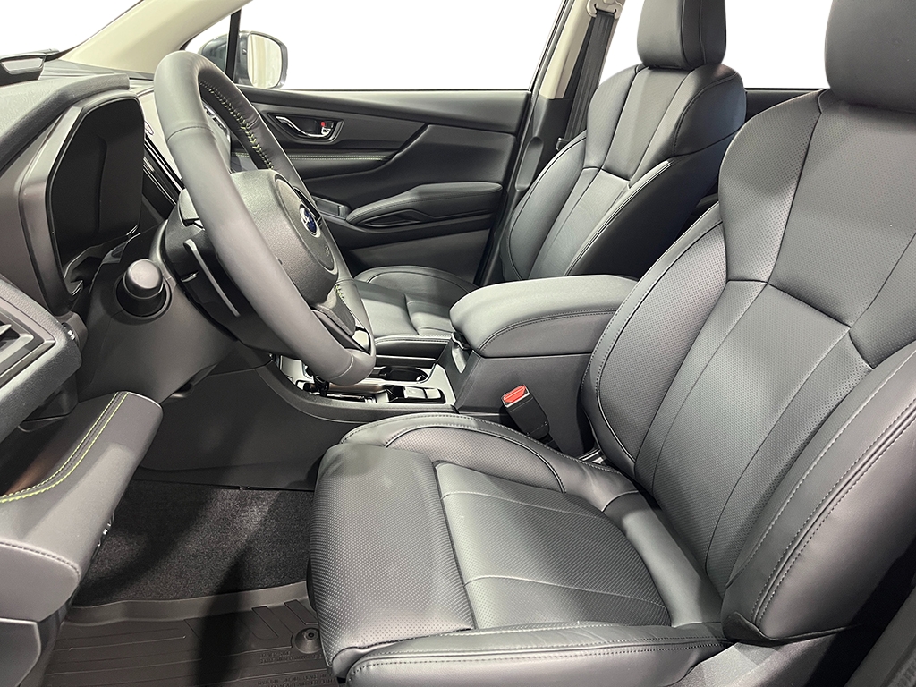 2025 Subaru Ascent Onyx Edition Touring photo 10