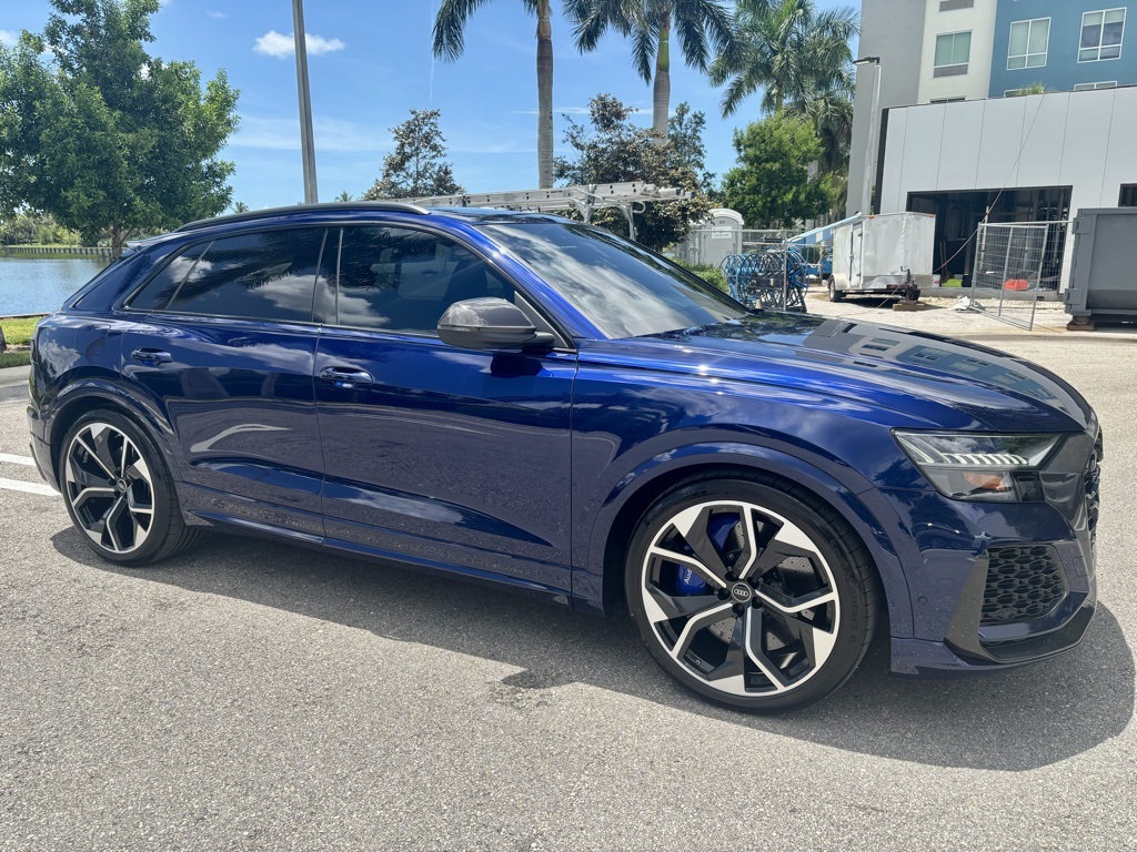 2021 Audi RS Q8 photo 4