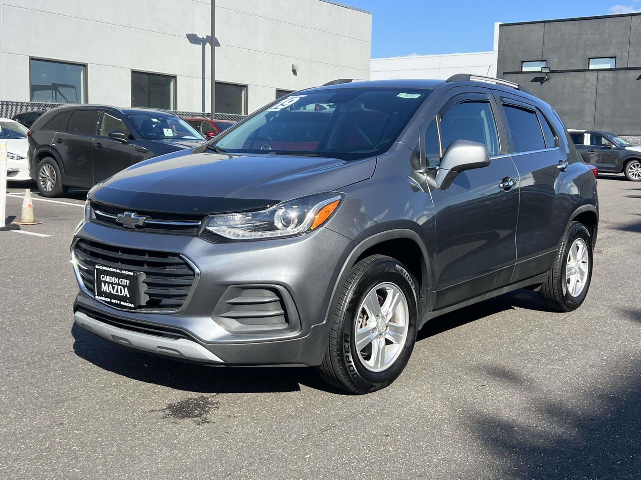 Used 2019 Chevrolet Trax LT with VIN KL7CJPSB6KB761315 for sale in Glen Cove, NY