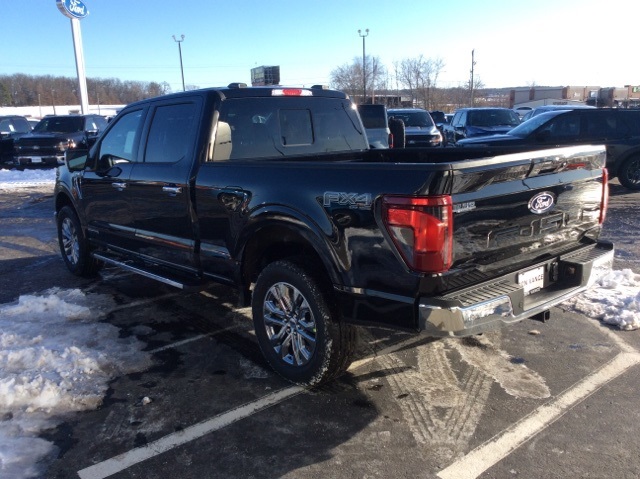 2025 Ford F-150 XLT photo 4