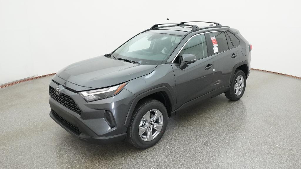 2025 Toyota RAV4 XLE's photo