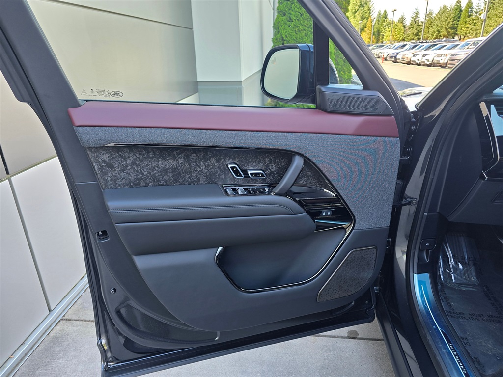 2025 Land Rover Range Rover Sport Autobiography PHEV photo 18