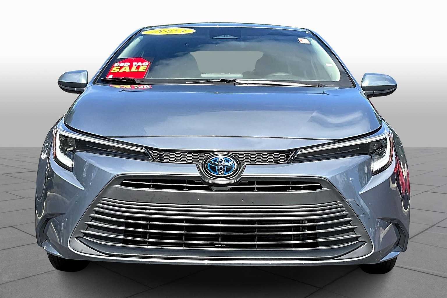 2023 Toyota Corolla Hybrid LE photo 3
