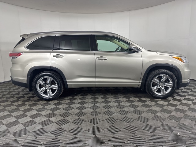 2015 Toyota Highlander Limited Platinum photo 2