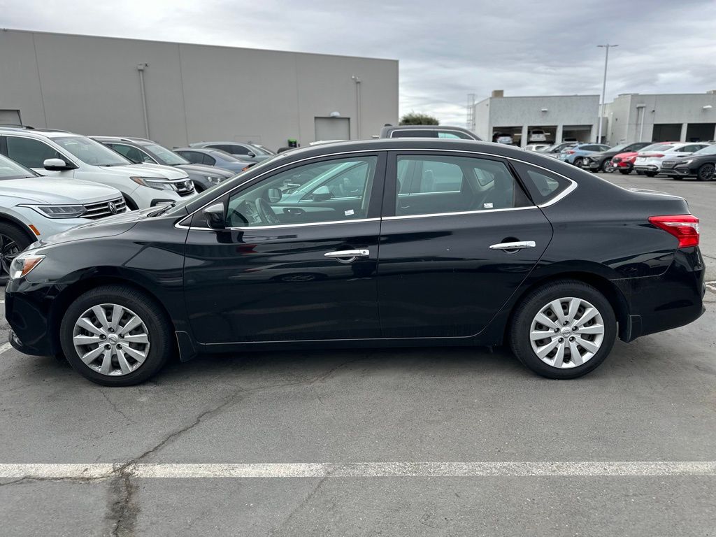 2019 Nissan Sentra S photo 3