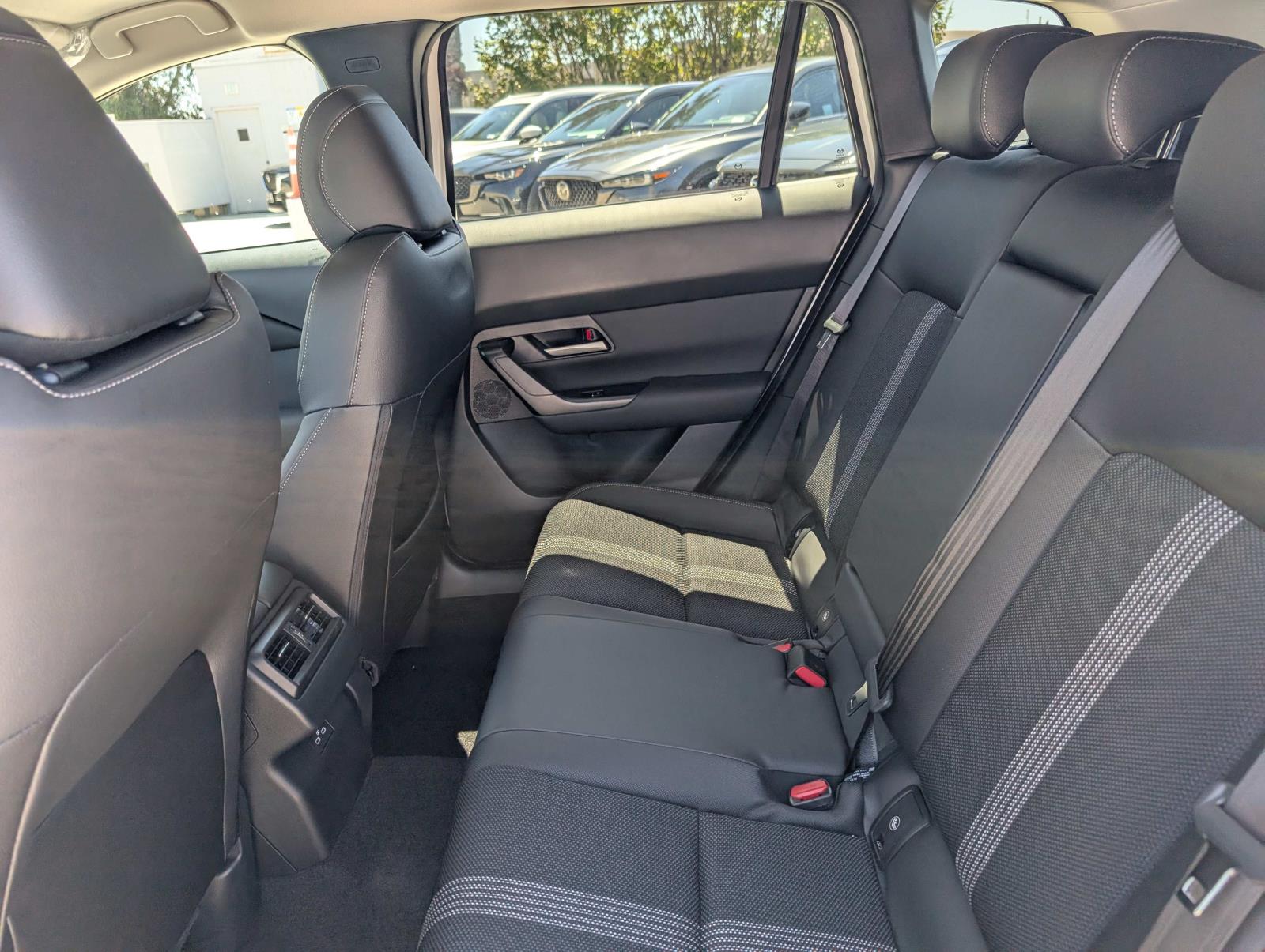 2025 Mazda CX-50 2.5 S Preferred photo 2