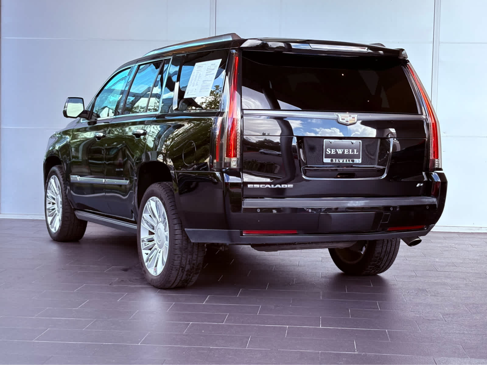 2015 Cadillac Escalade Platinum photo 3