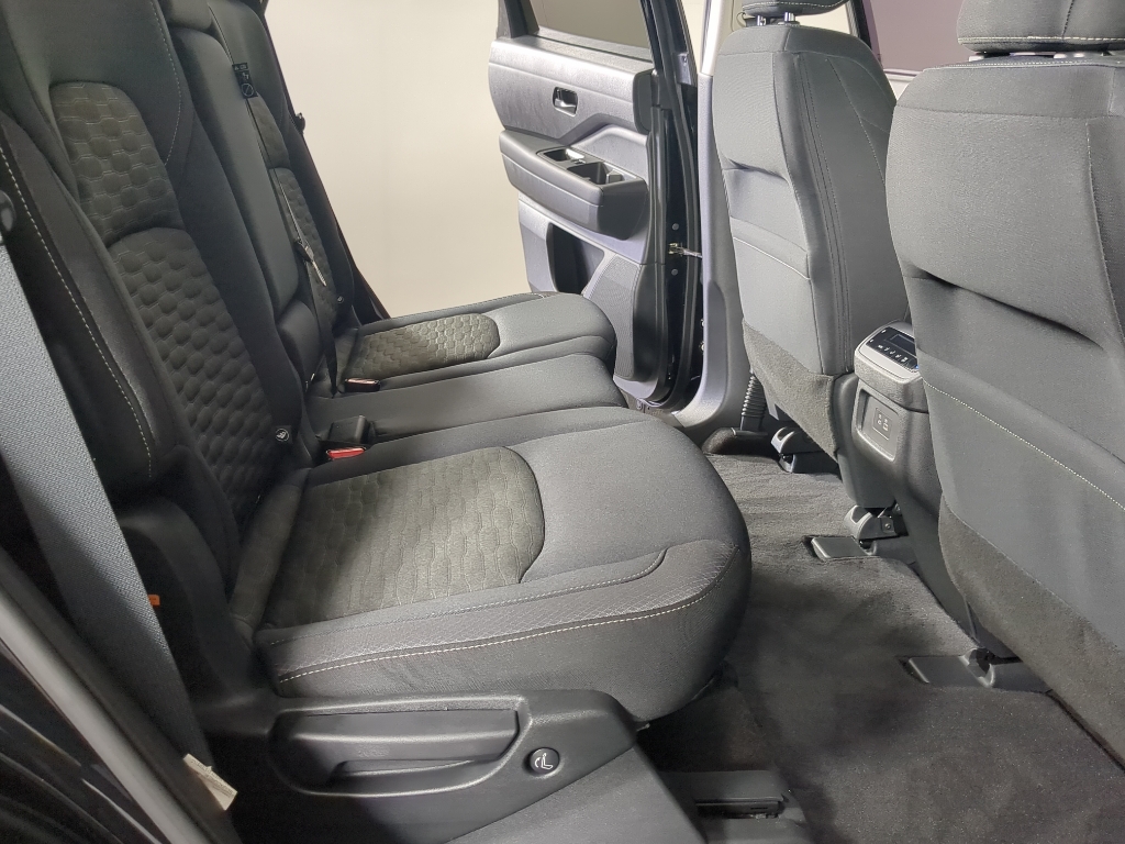 2024 Nissan Pathfinder SV photo 17