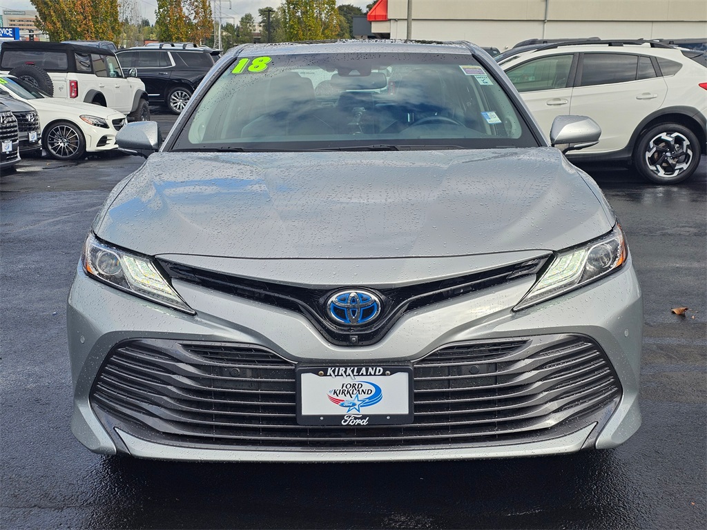 2018 Toyota Camry Hybrid XLE photo 2