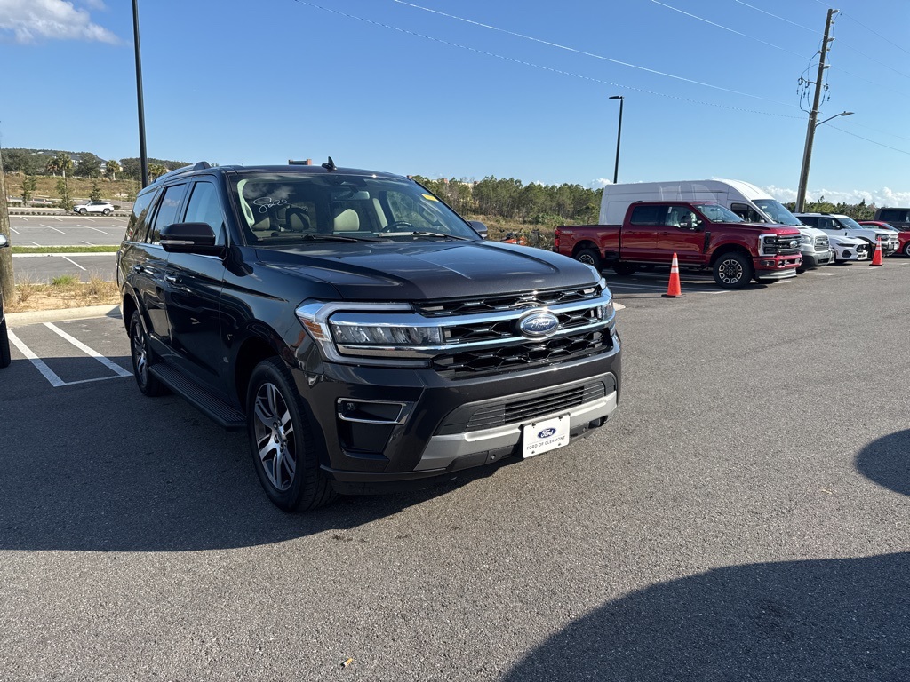 2024 Ford Expedition Limited's photo