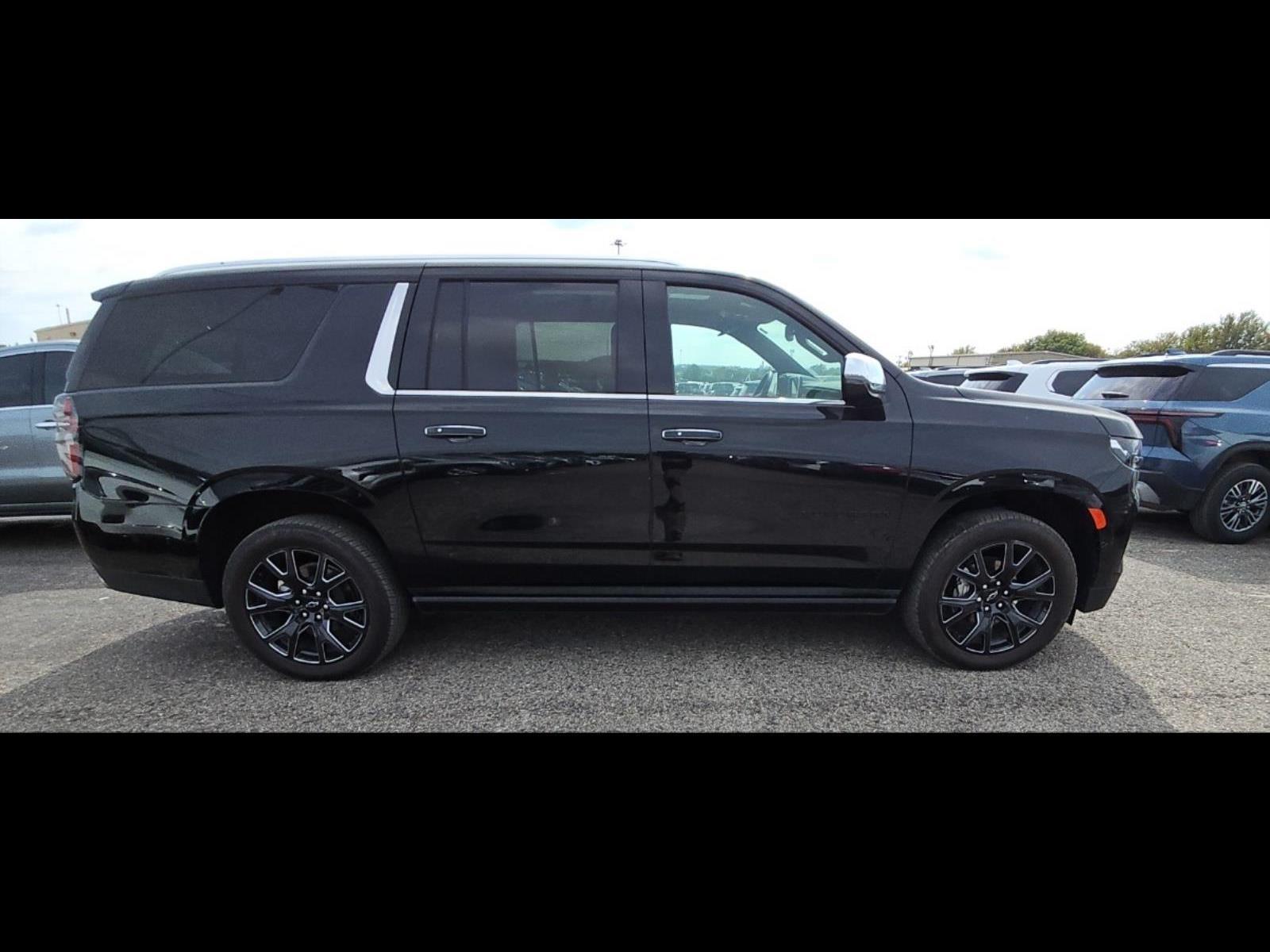 2024 Chevrolet Suburban Premier photo 4