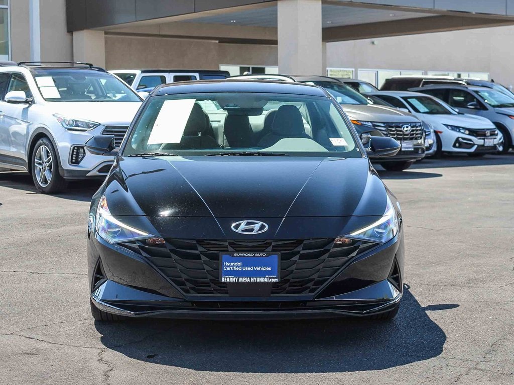 2023 Hyundai Elantra SEL photo 2