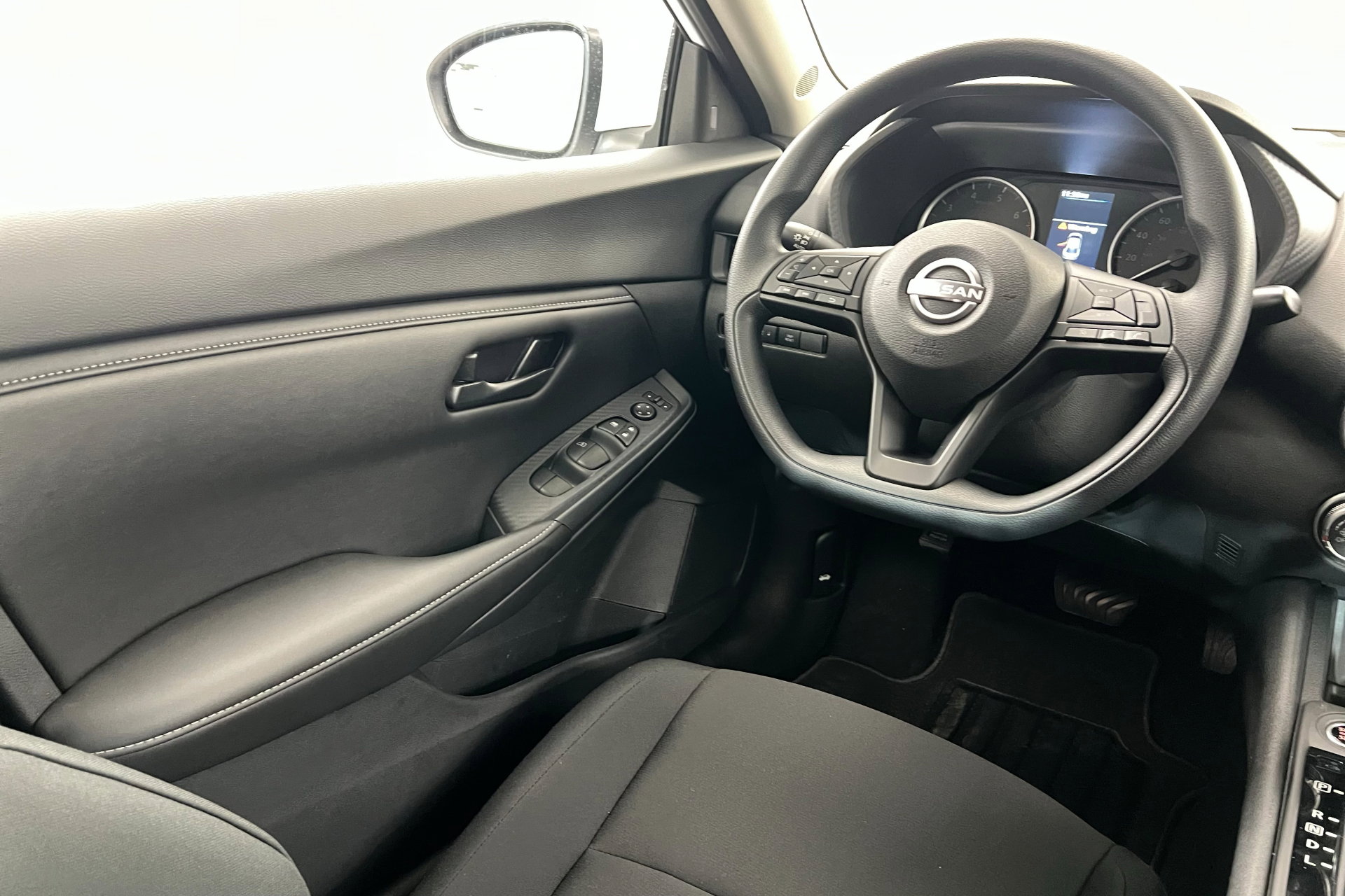 2025 Nissan Sentra S photo 10