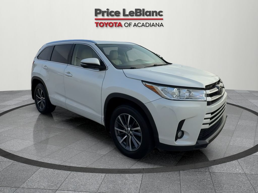 2017 Toyota Highlander XLE's photo