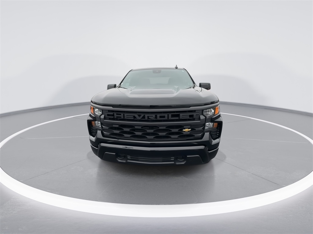 2024 Chevrolet Silverado 1500 Custom photo 3