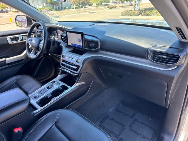 2023 Ford Explorer XLT photo 22