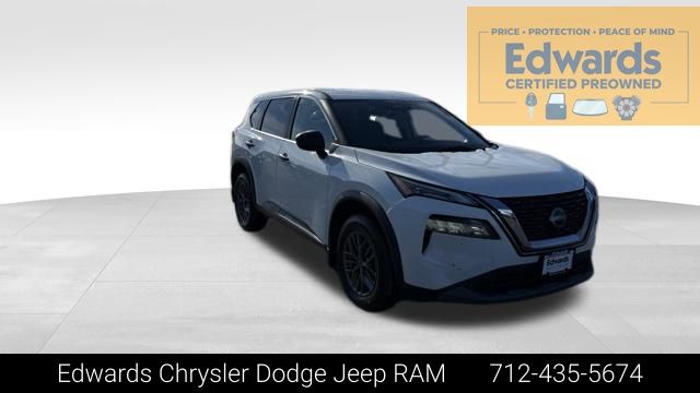 2022 Nissan Rogue S's photo