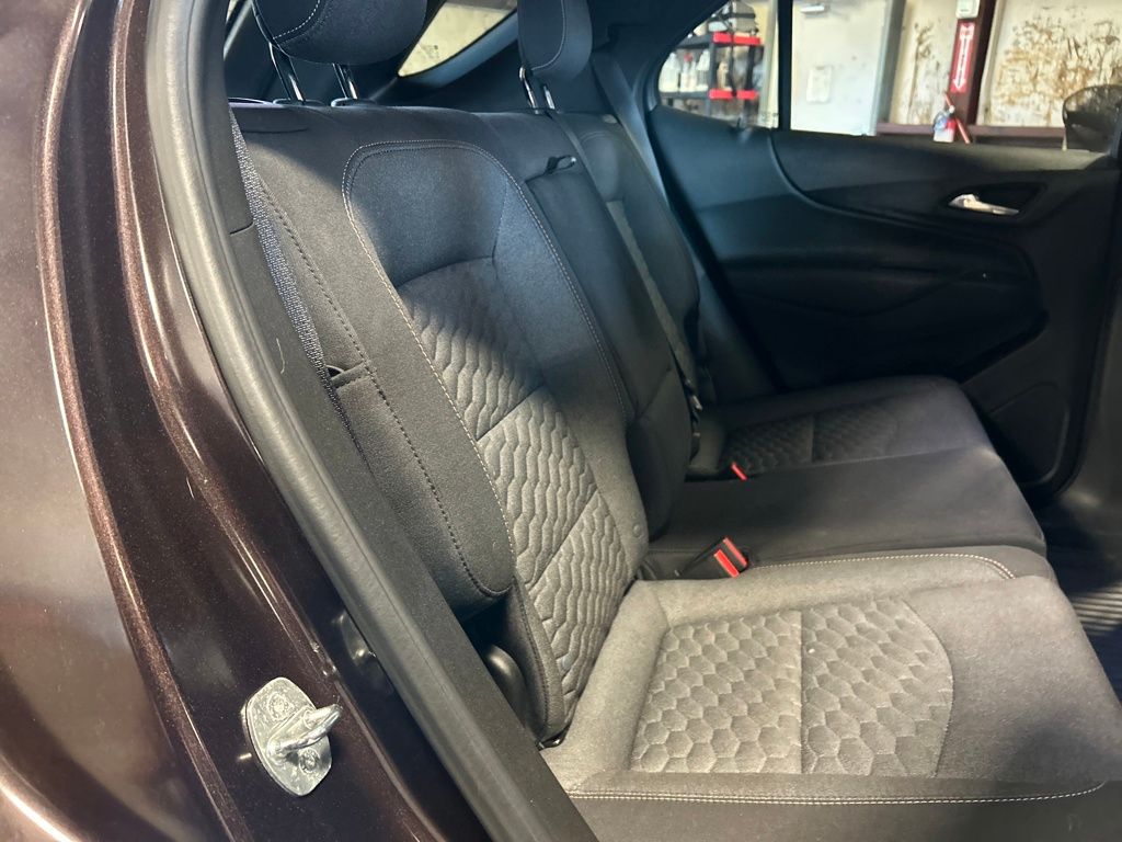 2020 Chevrolet Equinox LT photo 29