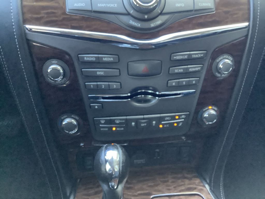 2020 Nissan Armada SL photo 19