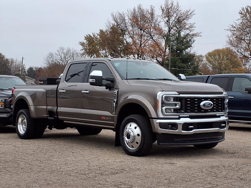 2023 Ford F-450 Super Duty King Ranch's photo