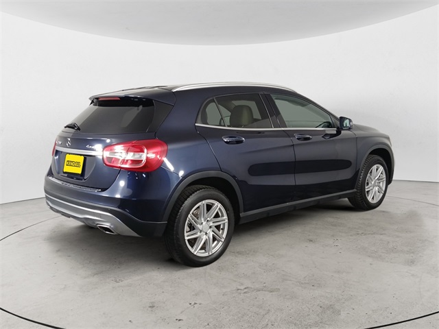 2017 Mercedes Benz GLA 250 4MATIC photo 5