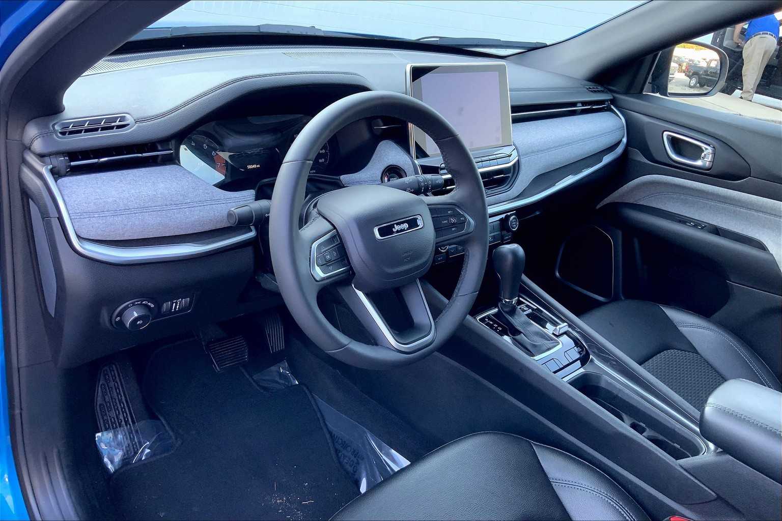 2024 Jeep Compass Latitude photo 16