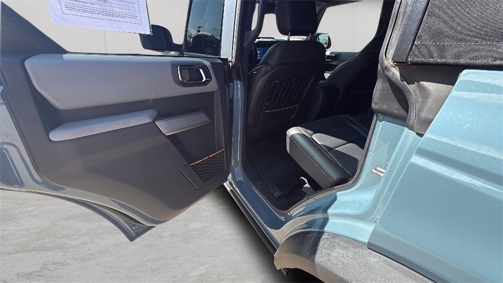 2022 Ford Bronco Base photo 36