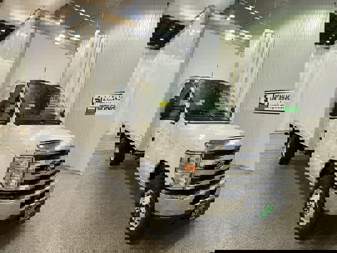 2026 Ford E-Series Cutaway Base's photo