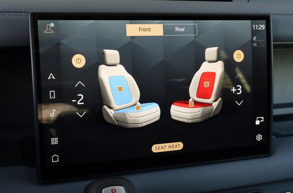 2025 LAND ROVER DEFENDER - Image 26