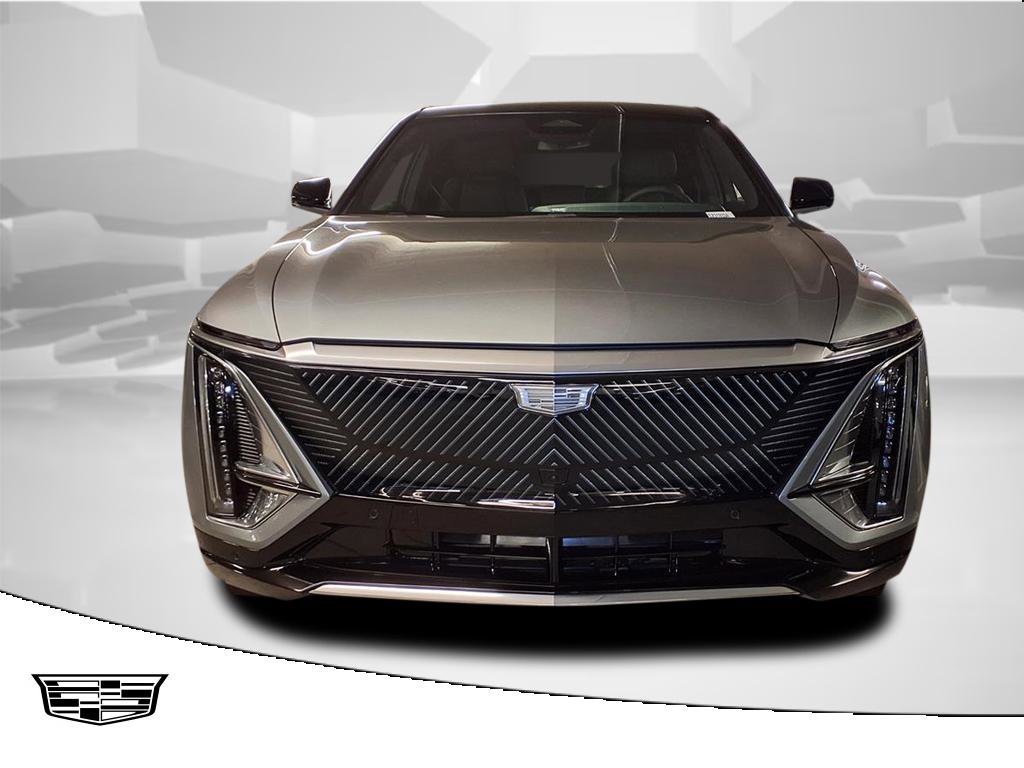 2025 Cadillac Lyriq Luxury photo 2