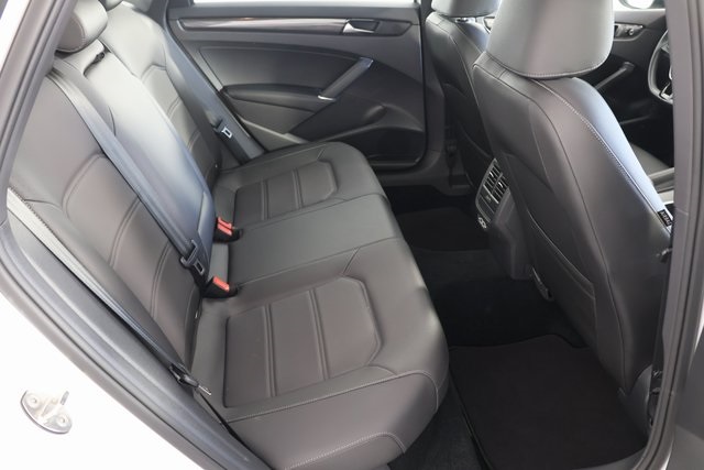 2022 Volkswagen Passat 2.0T R-Line photo 22
