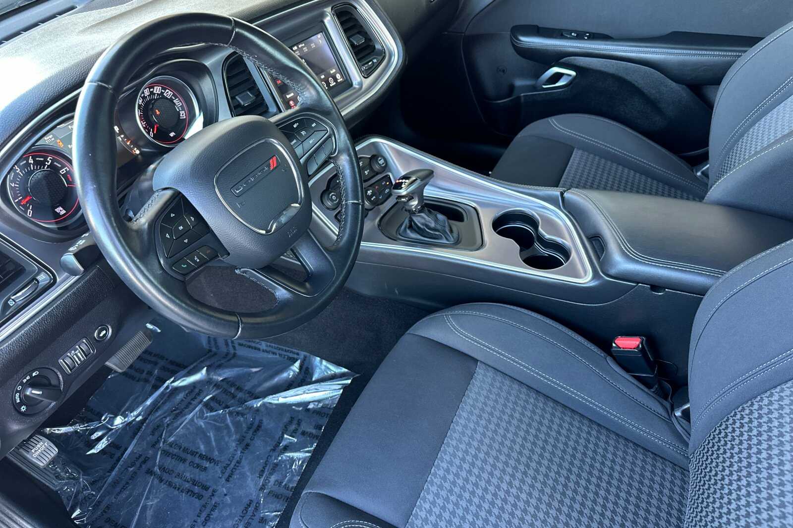 2019 Dodge Challenger SXT photo 10